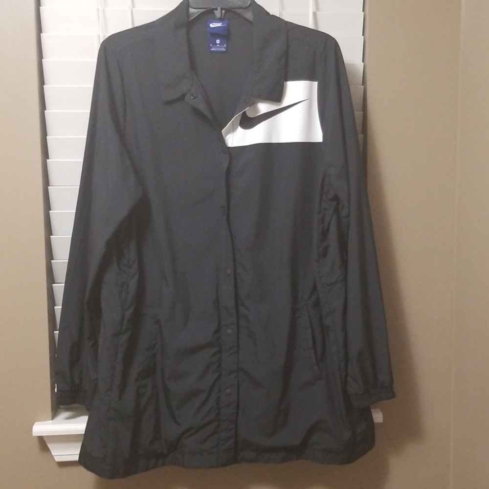 NWOT Nike women's medium warm up jacket